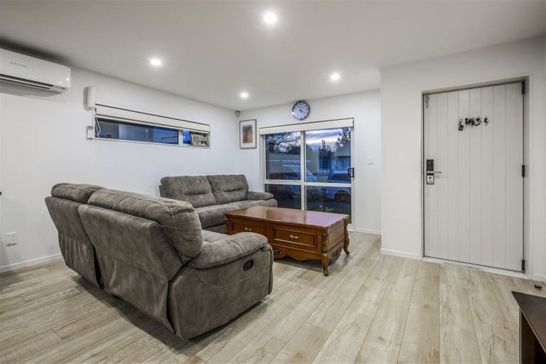Photo of property in 12 Hard Beech Street, Takanini, 2110