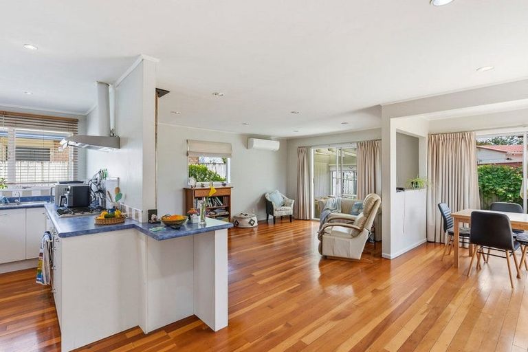 Photo of property in 17 Walton Road, Paraparaumu Beach, Paraparaumu, 5032