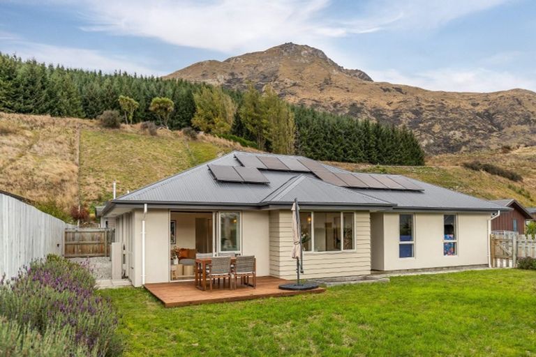 Photo of property in 44 Risinghurst Terrace, Lower Shotover, Queenstown, 9304