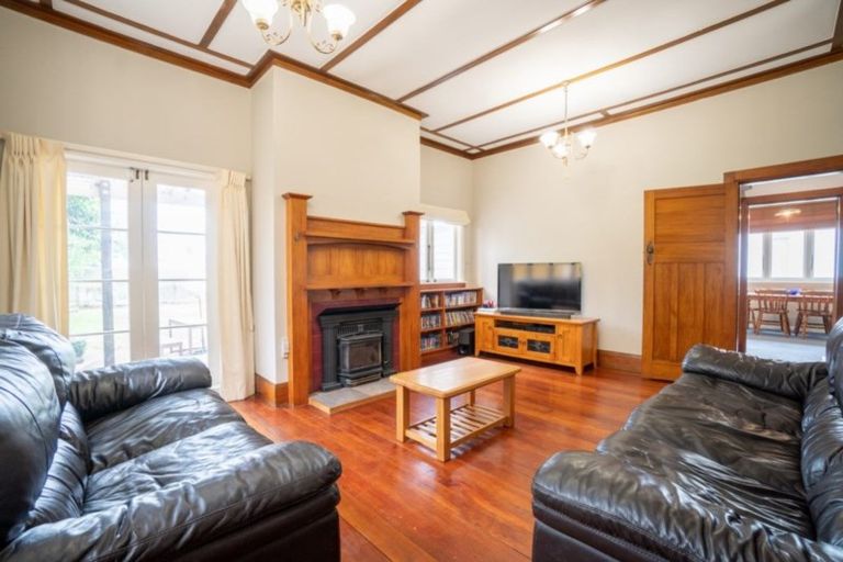 Photo of property in 19 Kingswood Street, Takaro, Palmerston North, 4412