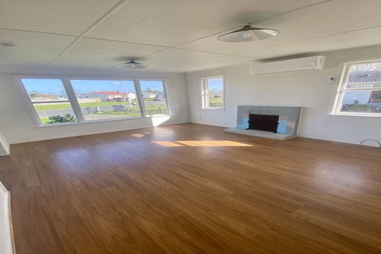 Photo of property in 24 Caravelle Close, Mangere, Auckland, 2022