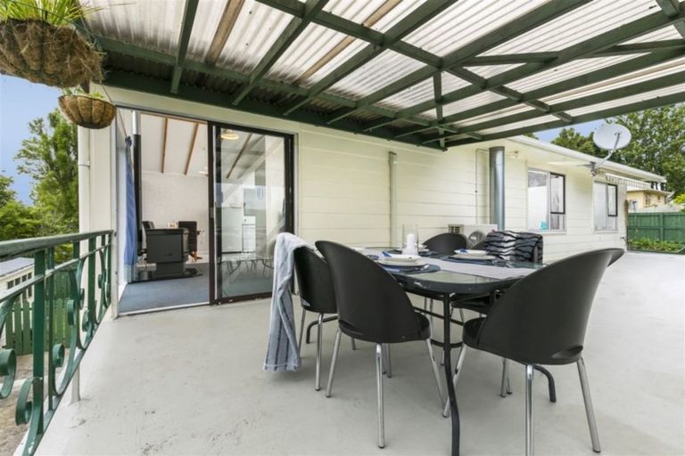Photo of property in 39 Larissa Avenue, Henderson, Auckland, 0610