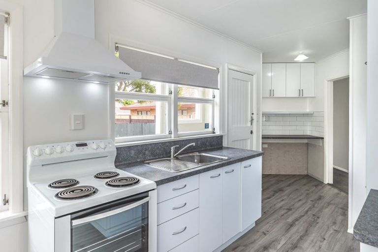 Photo of property in 3 Huia Place, Levin, 5510