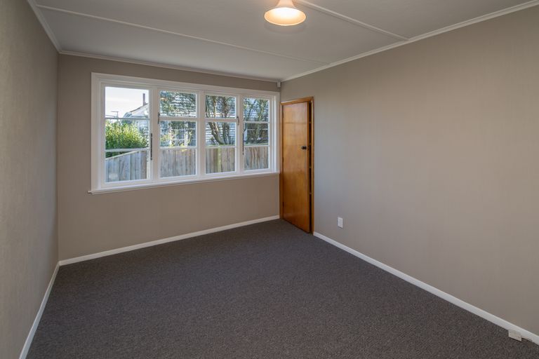 Photo of property in 182 Langdons Road, Northcote, Christchurch, 8052