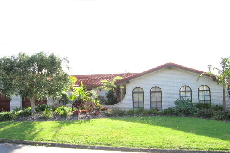 Photo of property in 5 Coquille Place, Half Moon Bay, Auckland, 2012