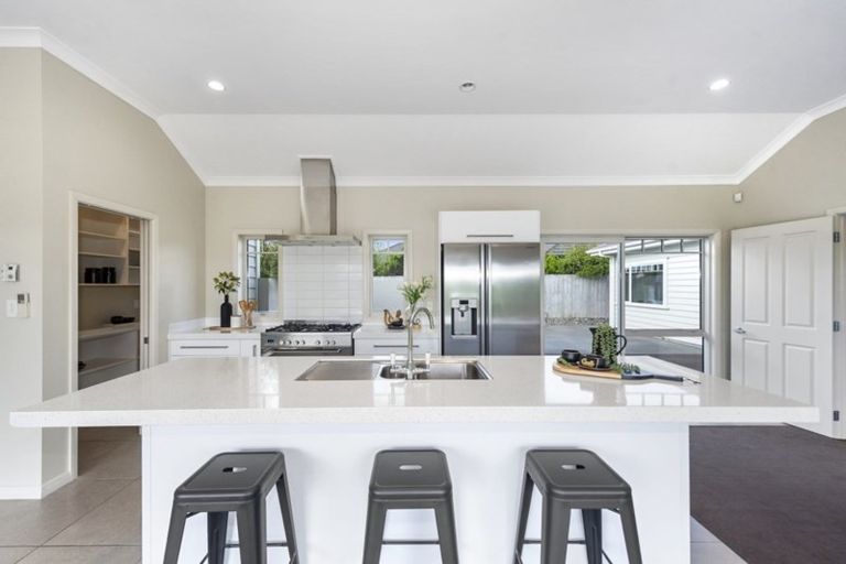 Photo of property in 162 Saint James Drive, Huntington, Hamilton, 3210