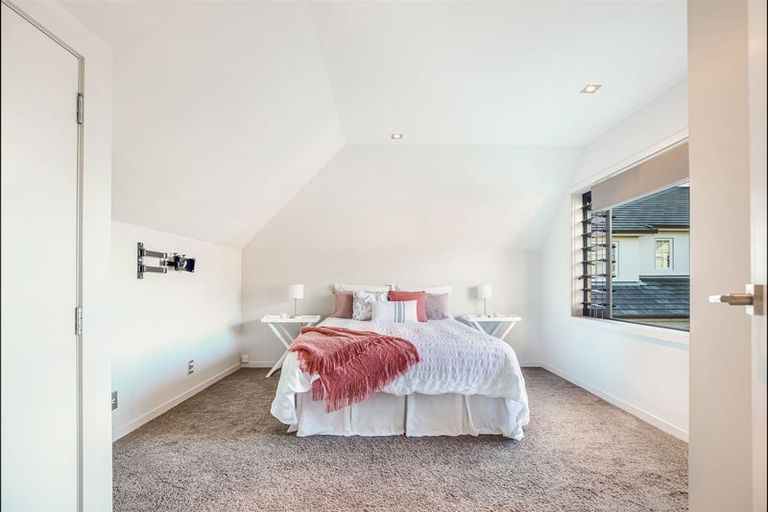 Photo of property in 24a Bluefin Way, West Harbour, Auckland, 0618