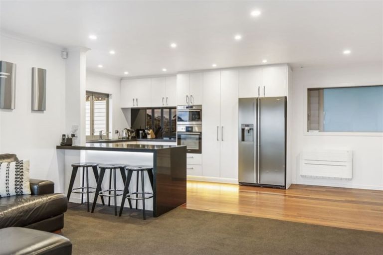 Photo of property in 44 Matipo Road, Mairangi Bay, Auckland, 0630