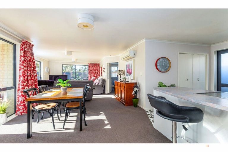 Photo of property in 240 Talbot Street, Geraldine, 7930