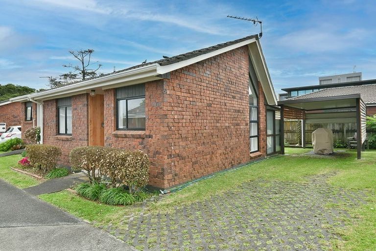 Photo of property in 12 Bellbird Place, Orewa, 0931