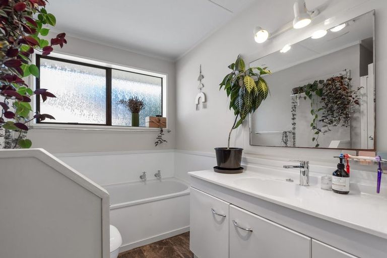 Photo of property in 21 James Cook Drive, Welcome Bay, Tauranga, 3112