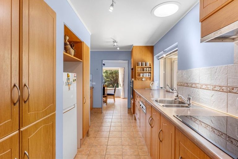 Photo of property in 11 Marewa Place, Waikanae Beach, Waikanae, 5036