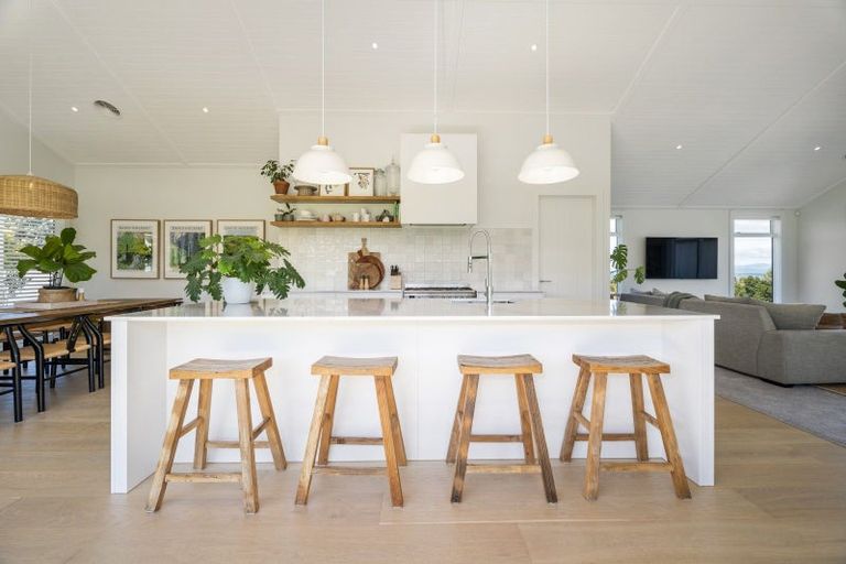 Photo of property in 5 Lens Way, Acacia Bay, Taupo, 3385