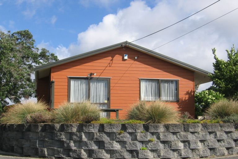 Photo of property in 828 East Coast Road, Oteha, Auckland, 0630