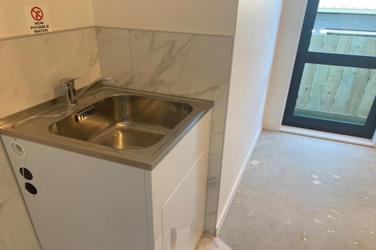 Photo of property in 117 Tiriwa Drive, Massey, Auckland, 0614