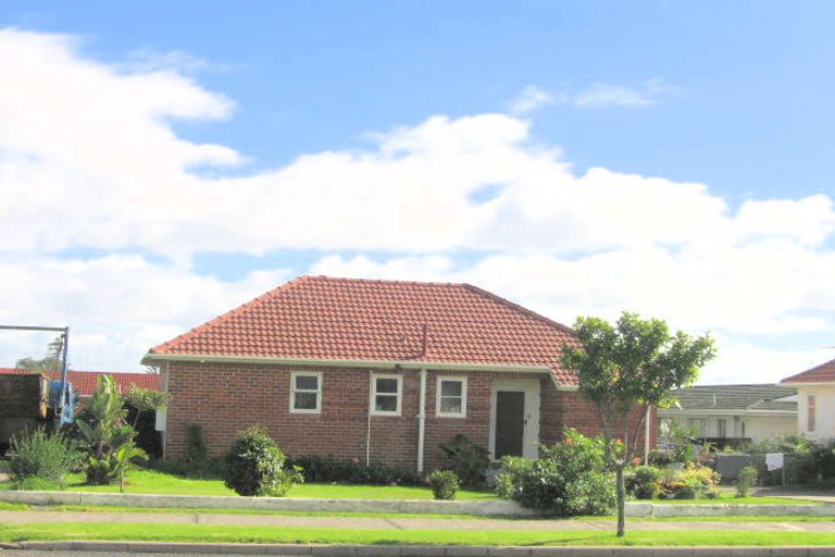 Photo of property in 76 Rangitoto Road, Papatoetoe, Auckland, 2025