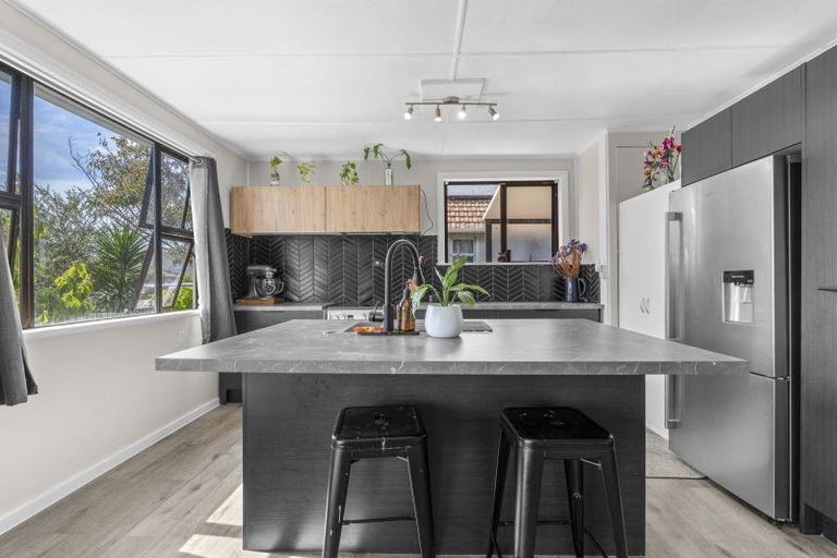 Photo of property in 21 Strange Street, Waitara, 4320