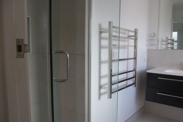 Photo of property in 1/21 Quebec Road, Milford, Auckland, 0620