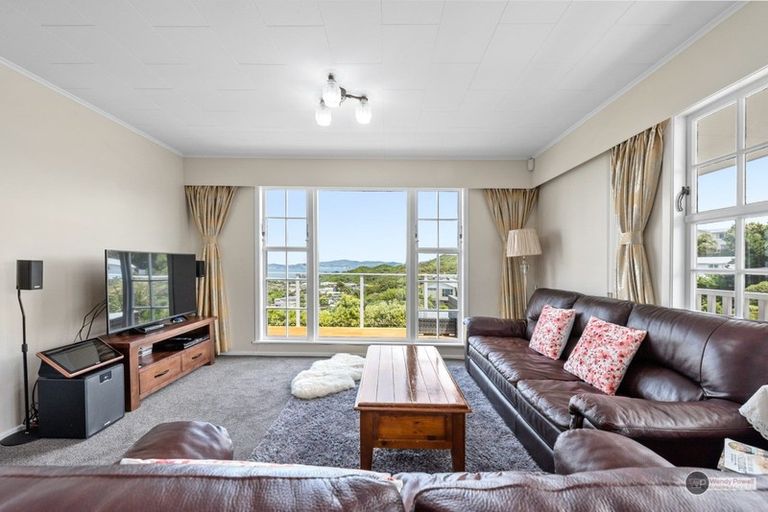 Photo of property in 24 Cypress Drive, Maungaraki, Lower Hutt, 5010