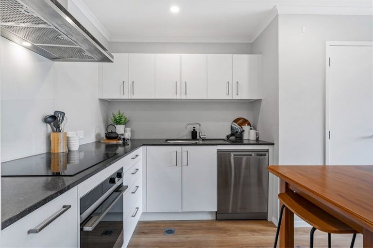 Photo of property in 6 Whakato Avenue, Kumeu, 0810