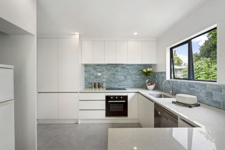 Photo of property in 2/26 Blenheim Street, Glenfield, Auckland, 0629