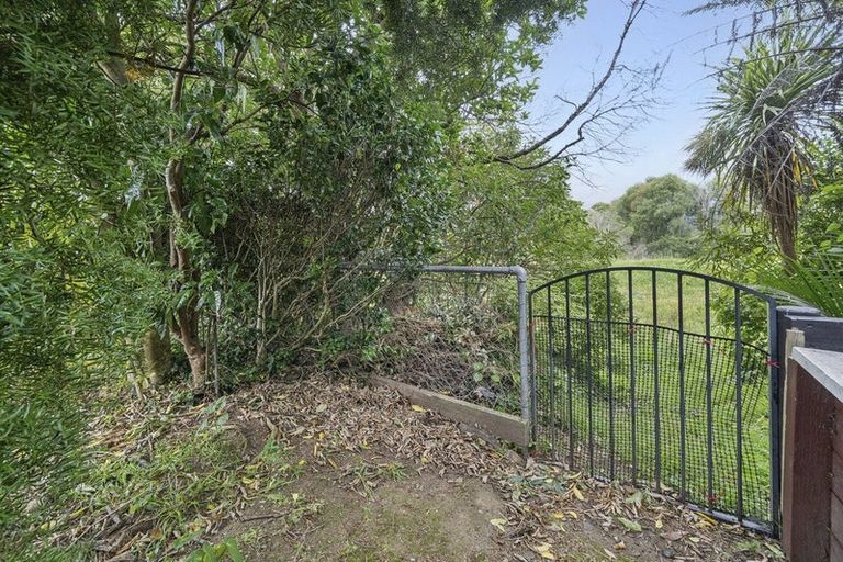 Photo of property in 71 Nimmo Avenue East, Waikanae, 5036