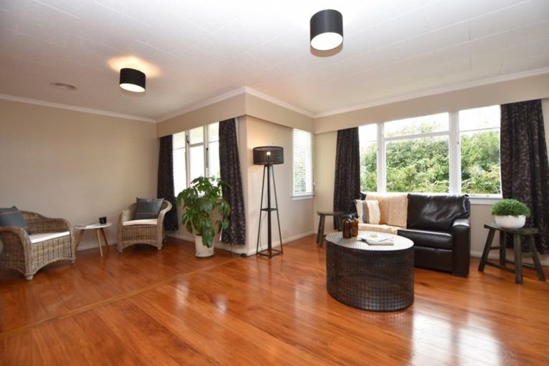 Photo of property in 229 High Street North, Carterton, 5713