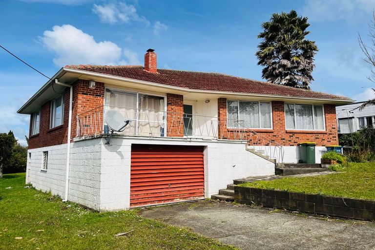 Photo of property in 23 Tirimoana Road, Te Atatu South, Auckland, 0602