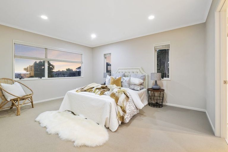 Photo of property in 14 Beros Place, Flat Bush, Auckland, 2016