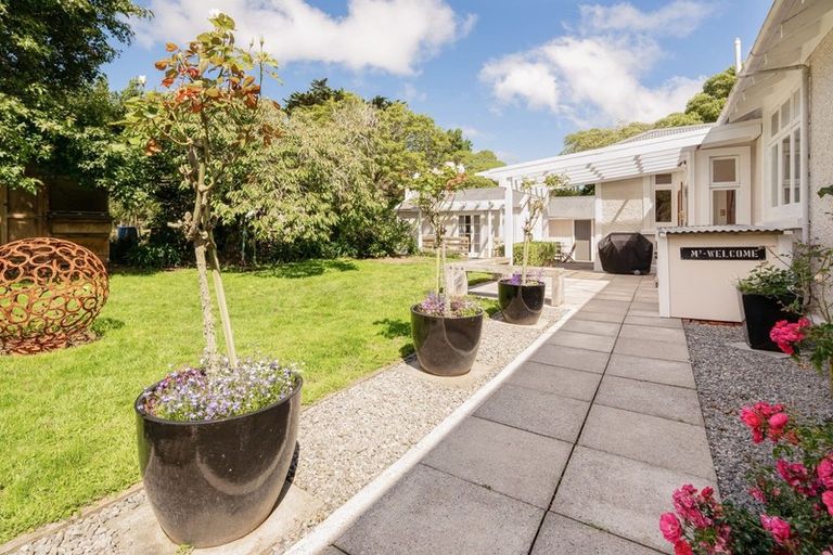 Photo of property in 28 Muri Road, Pukerua Bay, 5026