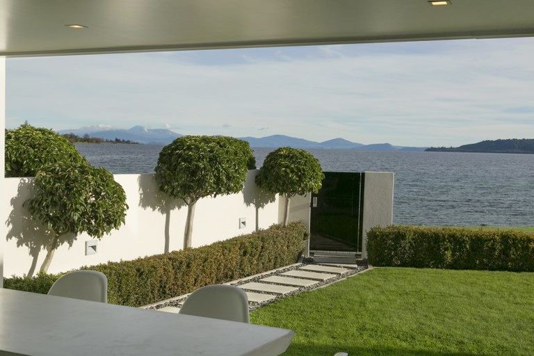 Photo of property in 1/225 Lake Terrace, Waipahihi, Taupo, 3330