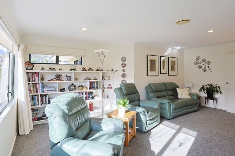 Photo of property in 10 Park Lane, Greenmeadows, Napier, 4112