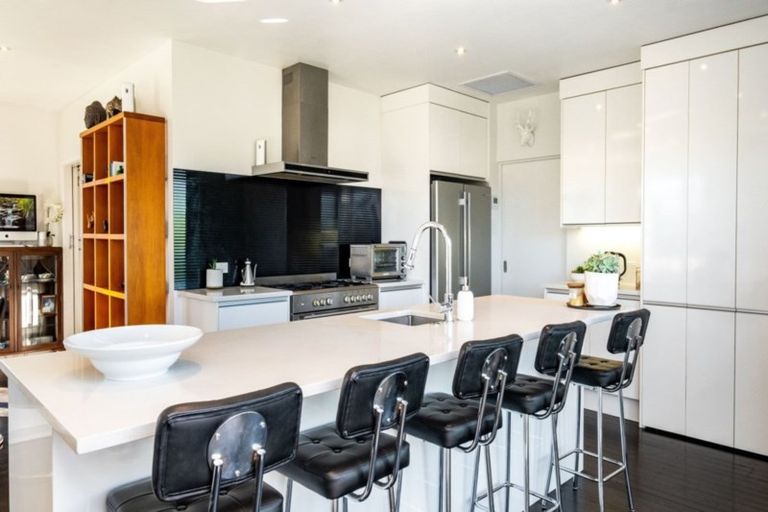 Photo of property in 407 Alexandra Street, Hastings, 4122