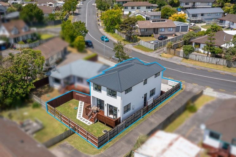 Photo of property in 49a Meadowood Drive, Unsworth Heights, Auckland, 0632