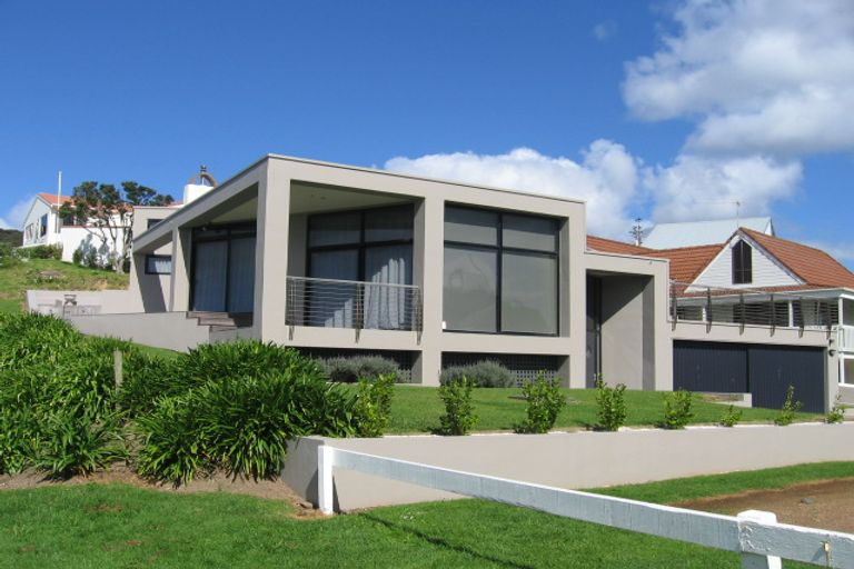 Photo of property in 25 Du Fresne Place, Russell, 0202