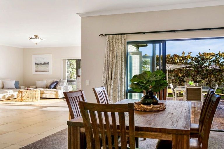 Photo of property in 8 Chateau Crescent, Rangatira Park, Taupo, 3330