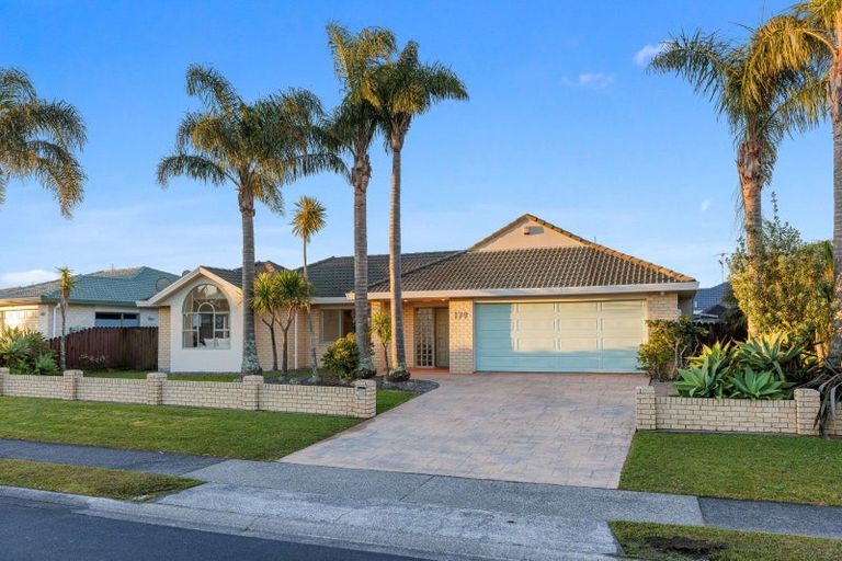 Photo of property in 179 Lakeside Drive, Orewa, 0931