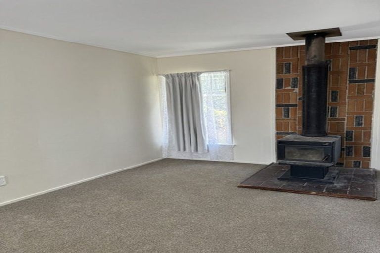 Photo of property in 1/15 Mcleod Road, Henderson, Auckland, 0612