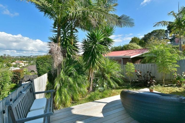 Photo of property in 20 Tindalls Bay Road, Tindalls Beach, Whangaparaoa, 0930