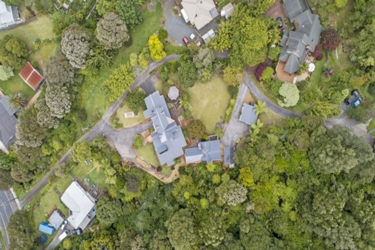 Photo of property in 207 Woodlands Park Road, Titirangi, Auckland, 0604