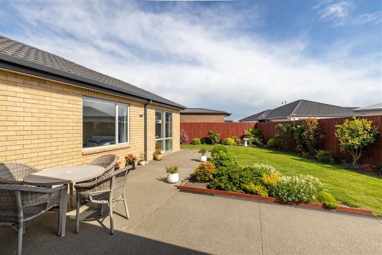 Photo of property in 5 Glenbarr Lane, Broomfield, Christchurch, 8042