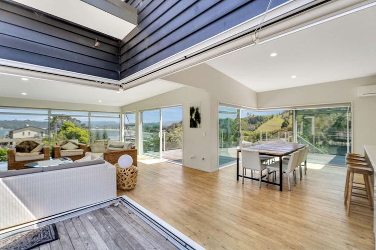 Photo of property in 21 Centennial Drive, Whitianga, 3510