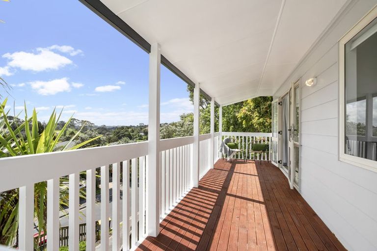 Photo of property in 18 Ian Marwick Place, Birkenhead, Auckland, 0626