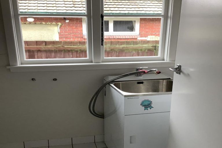 Photo of property in 18 Avonhead Road, Avonhead, Christchurch, 8042