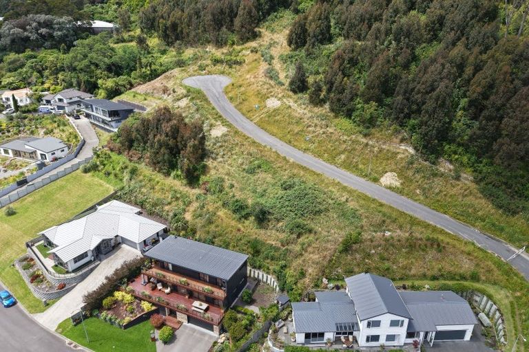 Photo of property in 107 Kakariki Grove, Waikanae, 5036