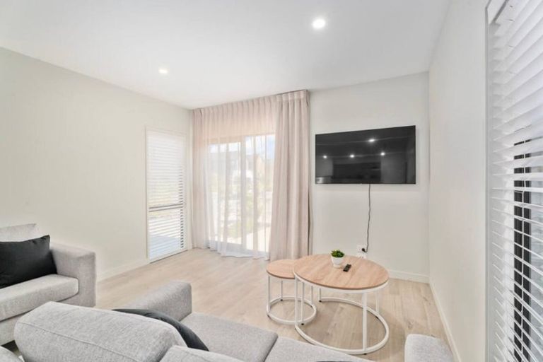 Photo of property in 27 Mulholland Drive, Jacks Point, 9371