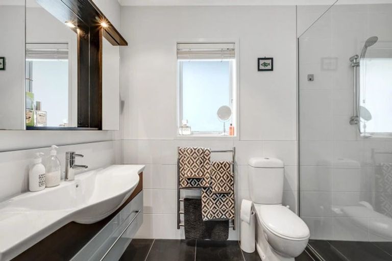 Photo of property in 11 Holly Way, Sunnyhills, Auckland, 2010