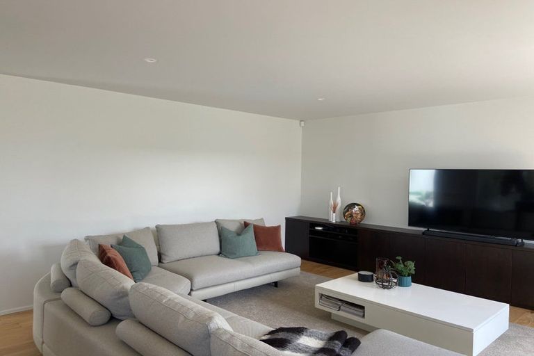 Photo of property in 13 Sharon Road, Waiake, Auckland, 0630