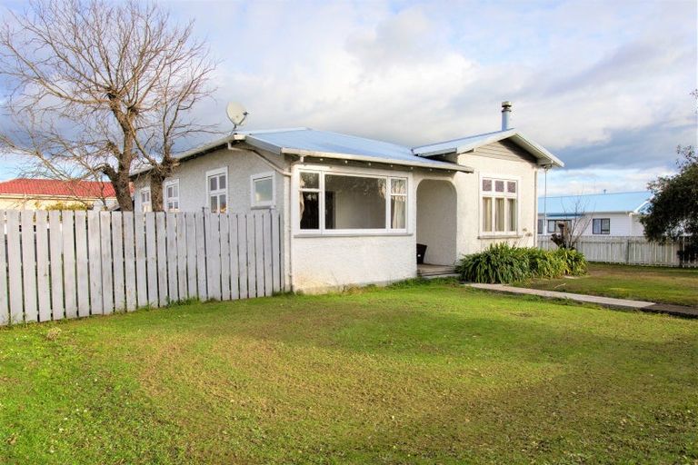 Photo of property in 32 Tennyson Street, Dannevirke, 4930