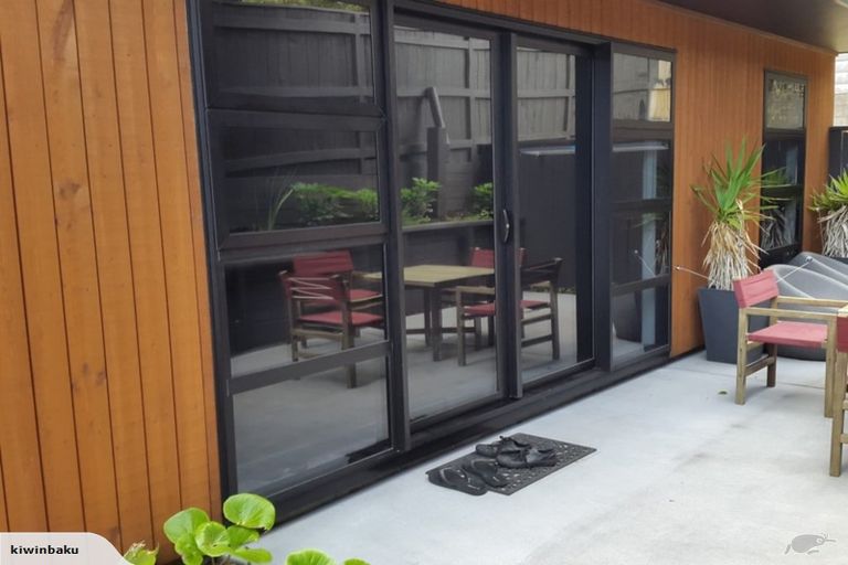 Photo of property in 14 Hamblyn Street, Strandon, New Plymouth, 4312